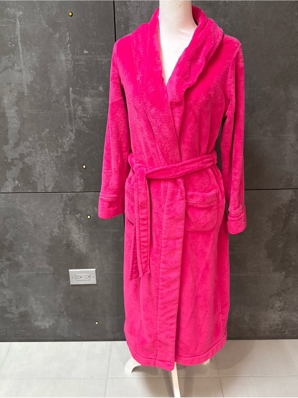 Victoria's Secret Hot Pink Plush Shawl-Collar Robe